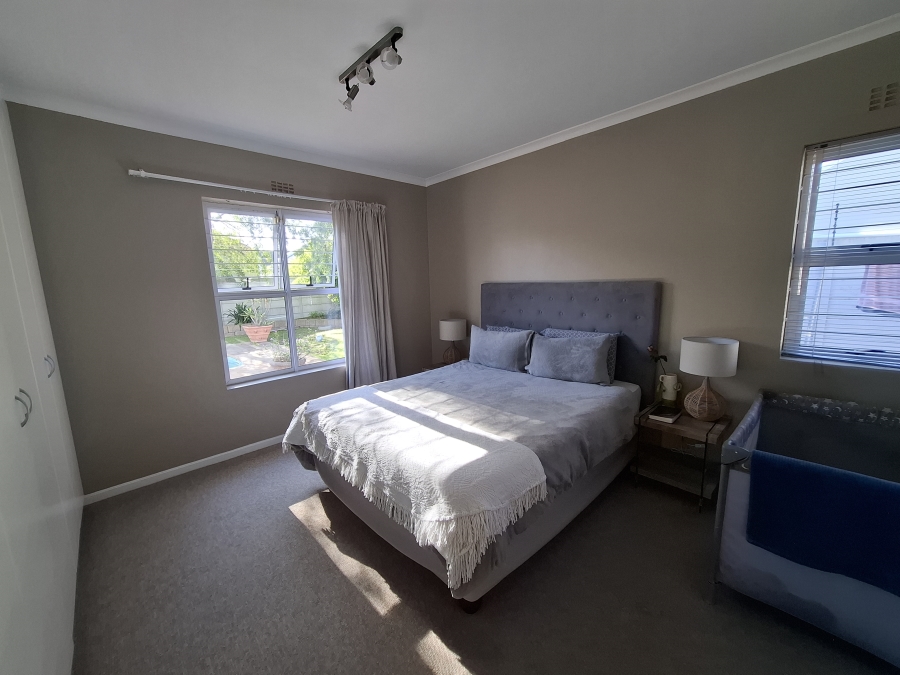 To Let 4 Bedroom Property for Rent in Sunningdale Western Cape